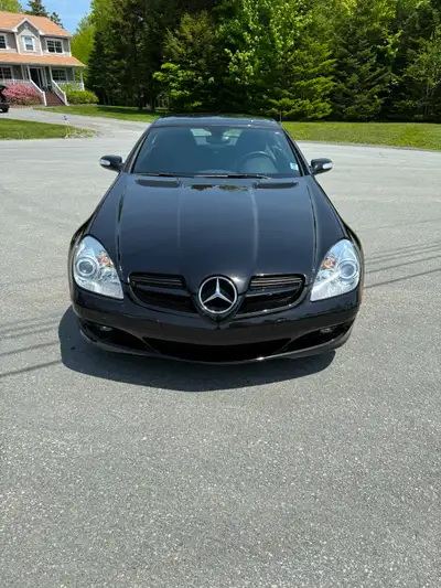 Near-mint, turn-key German roadster, This 2007 Mercedes-Benz SLK 350 is a rare, exceptionally clean...