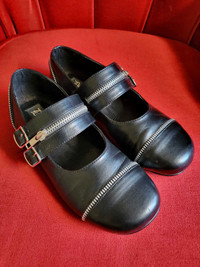 'Demonia' brand womens size 7 black patent leather maryjane shoe