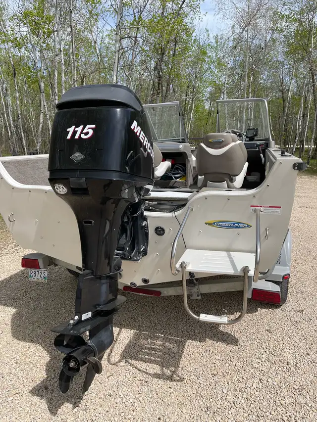Crestliner Sportangler 17.5 ft with 115 mercury Optimax for sale in Powerboats & Motorboats in Saskatoon - Image 10