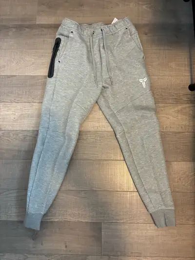 Nike Tech Kobe size medium, View more