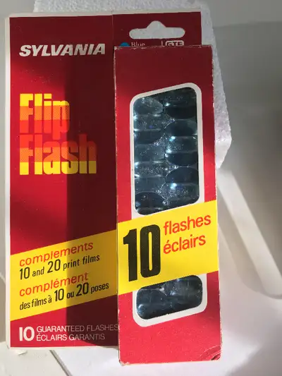 Vintage Sylvania Flip Flash Super 10 - 10 flashes New vintage. Still in box. Was for me old 110 came...