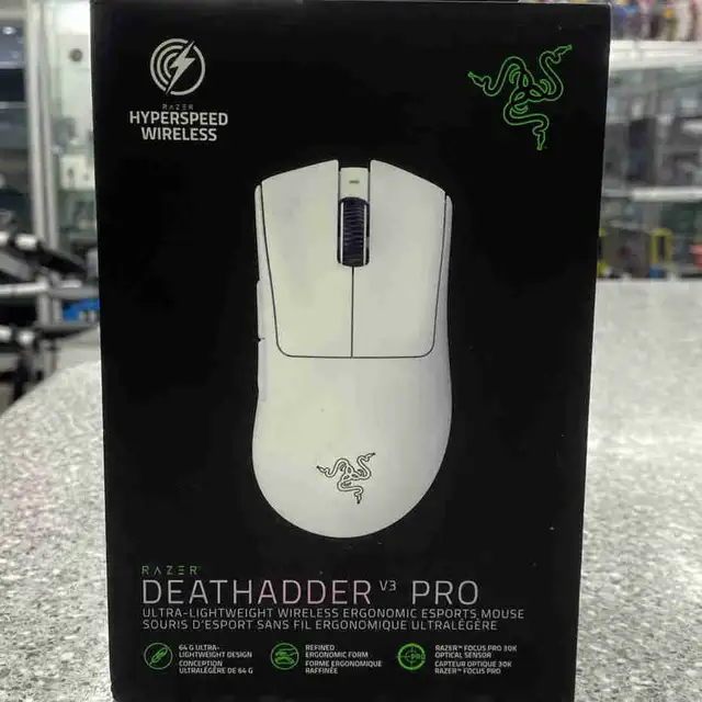 Razer Deathadder V3 Pro in Mice, Keyboards & Webcams in City of Toronto - Image 2