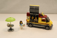 LEGO City 60150 Pizza Van