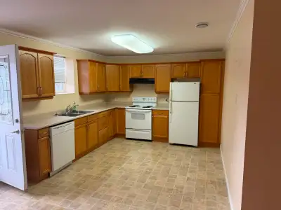 2 Bedroom Apartment $1500 - Westmount
