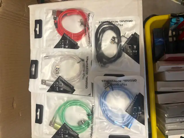 phone charger in Cell Phone Accessories in Guelph - Image 5