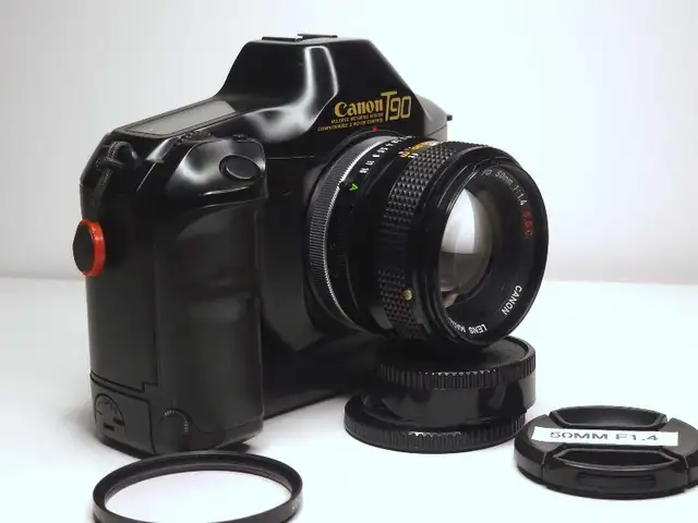 Canon T90 Professional FD SLR w/50MM F1.4 S.S.C in Cameras & Camcorders in City of Toronto - Image 4