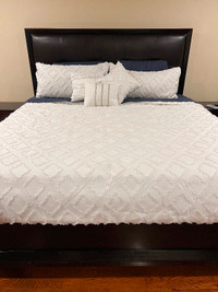 Beautiful King Bed Set (Frame + 3 tables) $650