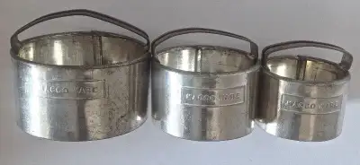 Antiquité. Collection. Ensemble d'emporte-pièces Nacco Ware, View more