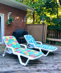  Patio Lounge Chairs (Pair) / $80