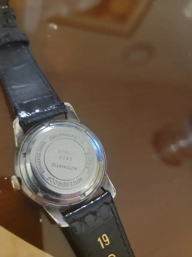 Vintsge 1950 Opera 25 Jewels Automatic in Jewellery & Watches in City of Montréal - Image 4