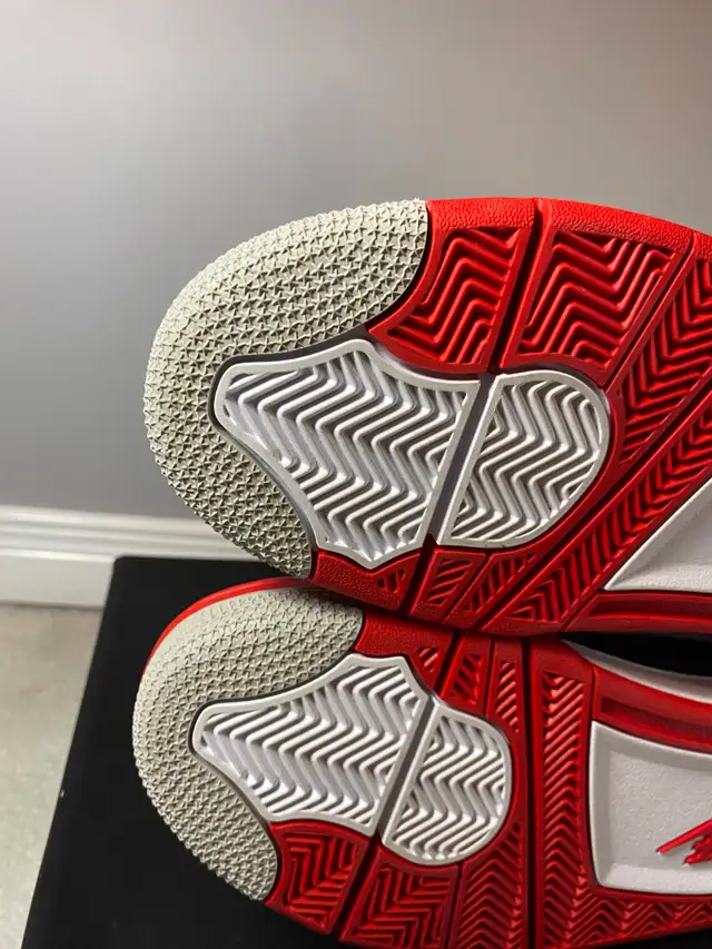 Jordan 4 Fire Red 2020 -  multiple sizes in Men's Shoes in Mississauga / Peel Region - Image 6