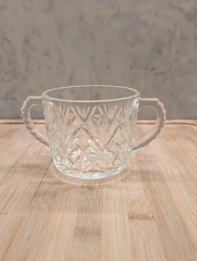 A bunch of vintage assorted glass drinkwear in Kitchen & Dining Wares in Markham / York Region - Image 7