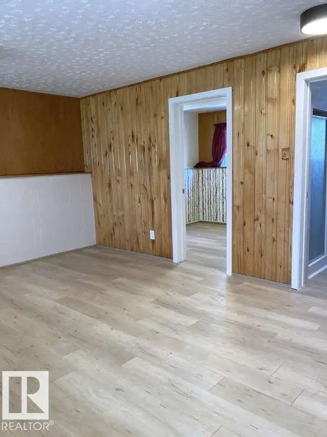Private 1-Bedroom Suite in a House -Separate Entrance– West End 3