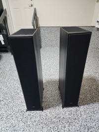 Klipsch R-625FA for sale good as new. 