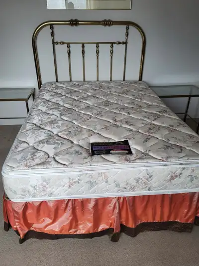 Lit double en laiton et matelas , View more