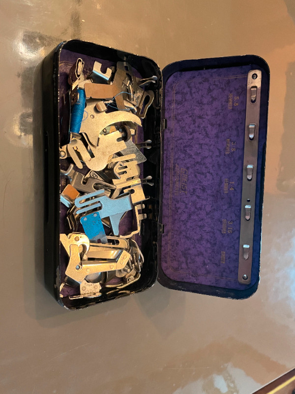 ANTIQUE, SINGER Table Top, SEWING MACHINE Arts & Collectibles