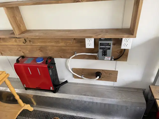 2021 24’ Alcom (full aluminum) Covered Car Hauler / Toy Hauler in Travel Trailers & Campers in Winnipeg - Image 8