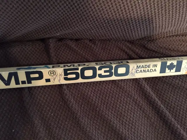 1979/80 Montreal Canadiens team autographed Jarvis hockey stick in Arts & Collectibles in Winnipeg - Image 6