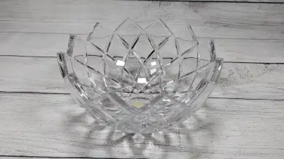 Mikasa Lead Crystal 7 5/8" Round Sunburst Bowl / ₿⚡ - Barrhaven, View more