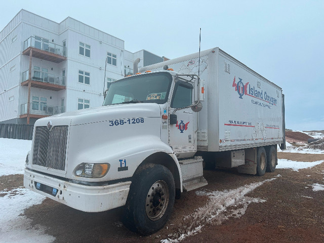 2002 International 9200i with 20ft box and lift gate $40,000 in Heavy Trucks in Charlottetown
