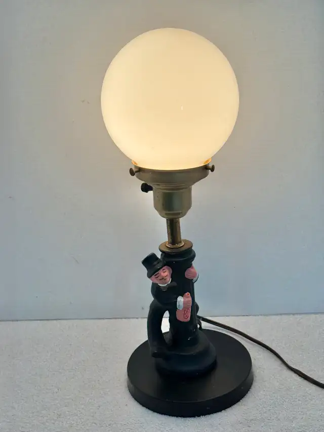“Vintage Charlie Chaplin Light-post Lamp” $25  in Arts & Collectibles in Annapolis Valley - Image 3