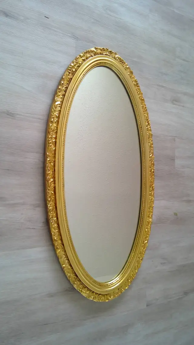 Oval Mirror - gold colour trim in Home Décor & Accents in Red Deer - Image 2