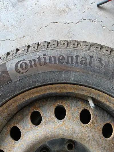 Brand new driven from November 2024 to March 2025 on a 2014 Town and Country. Installed on rims. Bou...