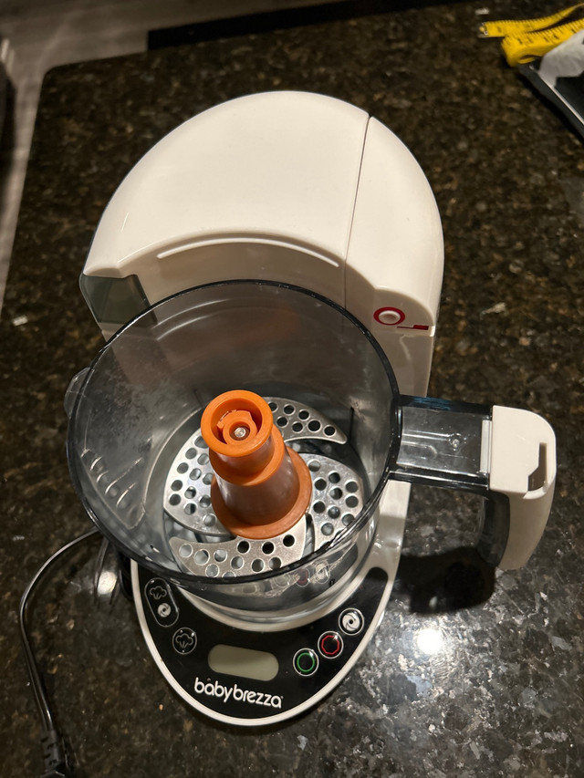 Baby Brezza Food Maker/Steamer in Feeding & High Chairs in Calgary - Image 2