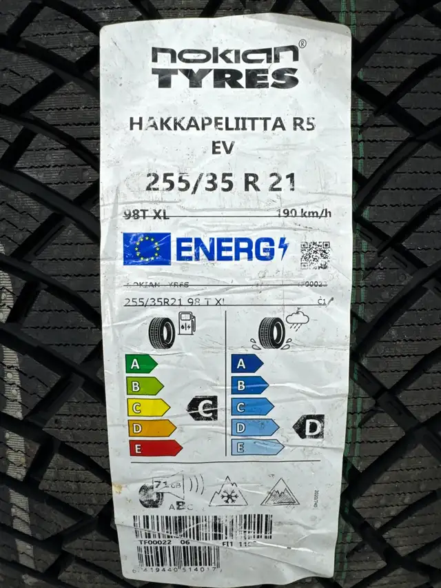 255/35R21 Nokian Hakkapelita R5 BRAND NEW TIRES! in Tires & Rims in City of Toronto - Image 4