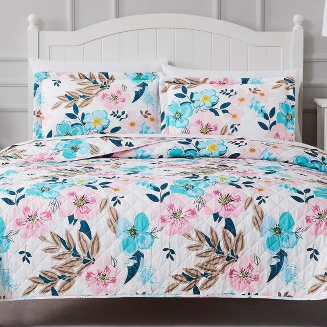 New Pink & Blue Floral Blooms Reversible 3 PC Quilt Set • Q $95 in Bedding in North Bay - Image 3