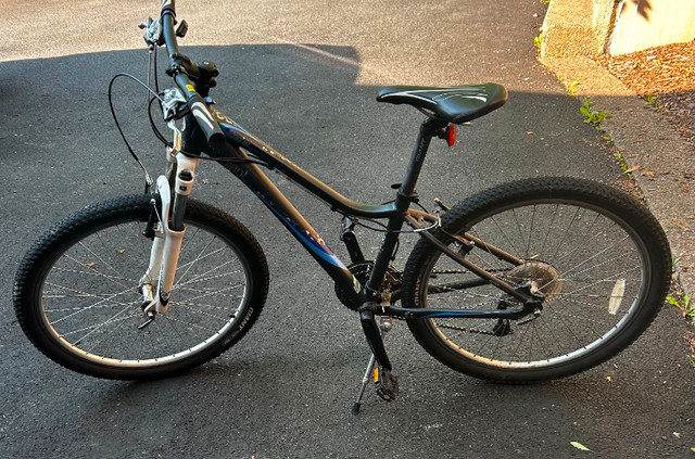 26" wheel, 21 speed, mountain bike in Kids in Bedford