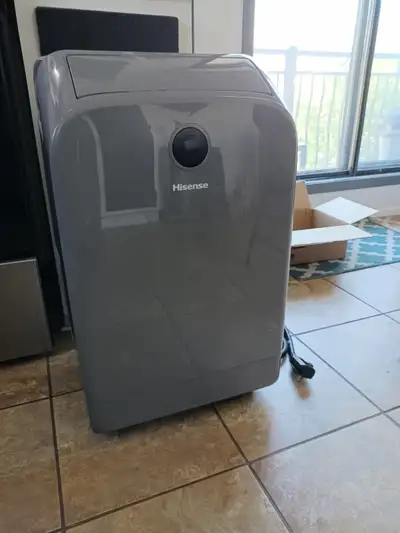 Hisense Portable Air Conditioner 12,000 BTU. (SACC 10,000 BTU) Works Well. Works Great And In Good C...