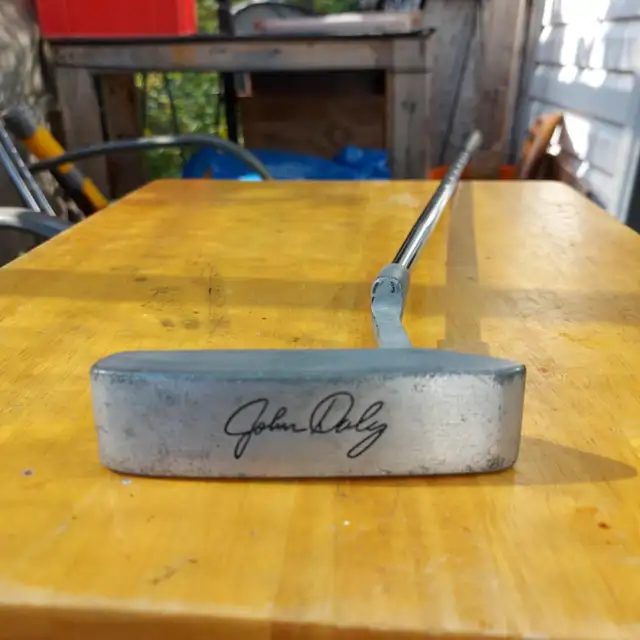 John Daly Putter (RH) - $30.00 in Golf in Belleville - Image 2