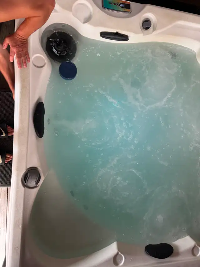 Fantasy Spas Entice Premiere Plug & Play Hot Tub in Hot Tubs & Pools in Kitchener / Waterloo - Image 6