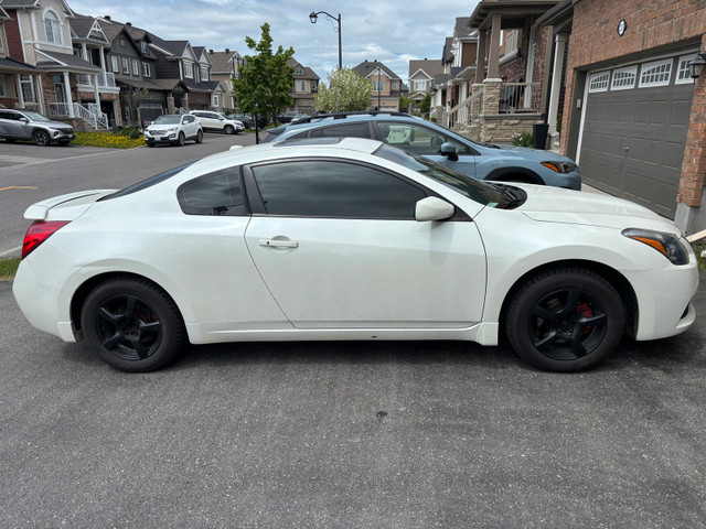 2013 Nissan Altima Coupe 2.5S fully loaded in Cars & Trucks in City of Toronto - Image 3