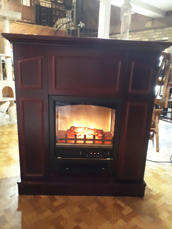 Antique Cherry 1500w Electric Fireplace With Mantle in Fireplace & Firewood in London