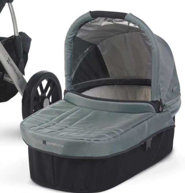 Uppababy Vista stroller. W/ bassinet, seat, boogie board & tray in Strollers, Carriers & Car Seats in Markham / York Region - Image 4