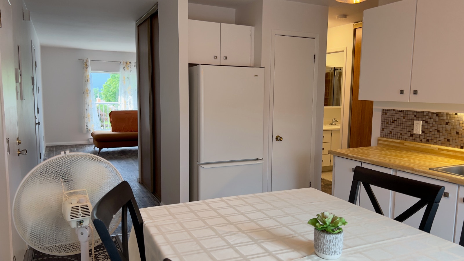 1 MOIS GRATUIT, 4 1/2 à louer, centre Lévis, calme sécuritaire. — photo 3