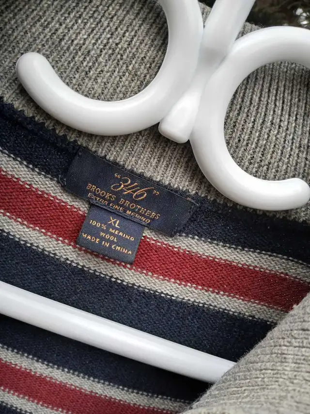 Brooks Brothers Sweater Merino Men XL in Men's in Calgary - Image 4