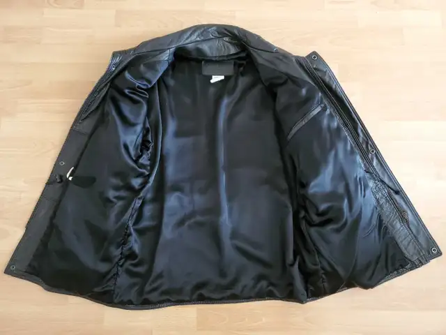 Vintage Men's Lined Leather Jacket - XL in Men's in Edmonton - Image 4