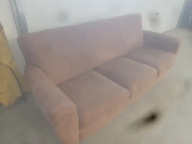 Couch for sale in Coaldale in Couches & Futons in Lethbridge - Image 4