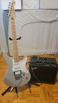 YAMAHA pacifica 112v Grey electric guitar with Mustang amp combo