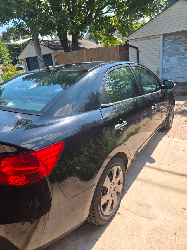 2010 Kia Forte in great condition in Cars & Trucks in Windsor Region - Image 4
