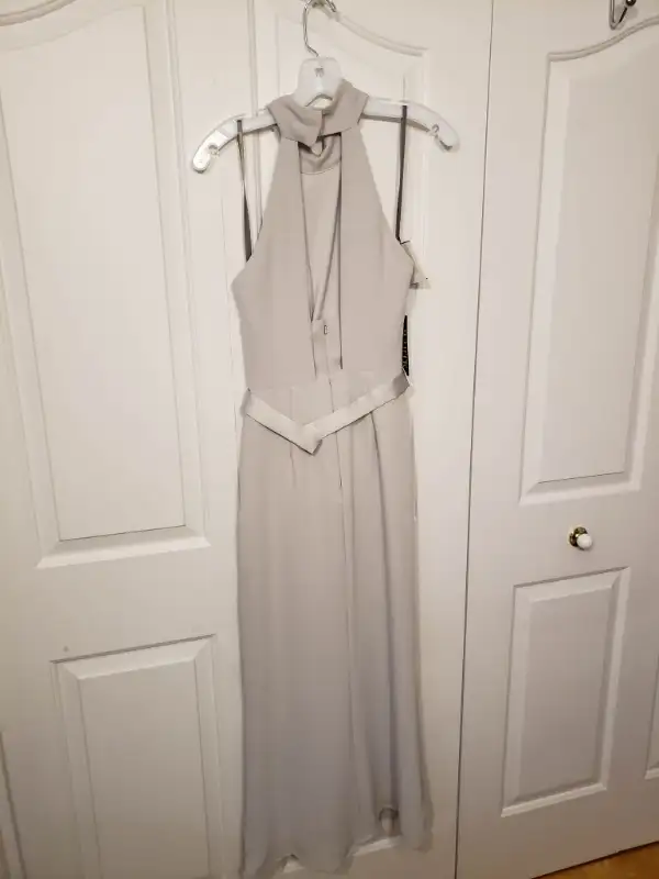 Vera Wang Silver Grey Bridesmaid Dress (David’s Bridal) in Wedding in Ottawa - Image 3