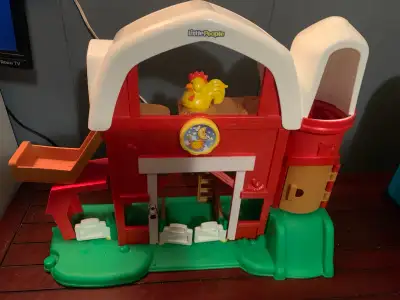 Fisher Price Little People Farm makes sound In excellent condition Pick up in Port Elgin From a no s...
