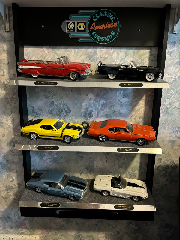 Vintage Diecast 1/18 Classic Cars with Display in Arts & Collectibles in Edmonton