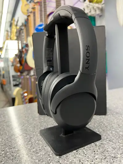Sony XB900N Headphones Item# 1383847 - Includes carrying pouch, manual, & charger - Custom sound fea...