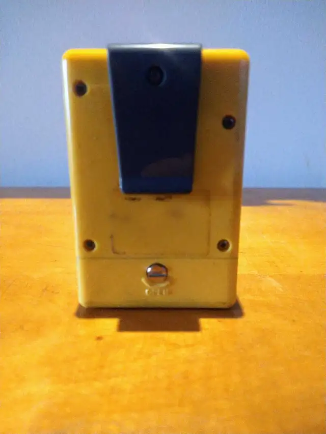 AM/FM Stereo 596881310703964162