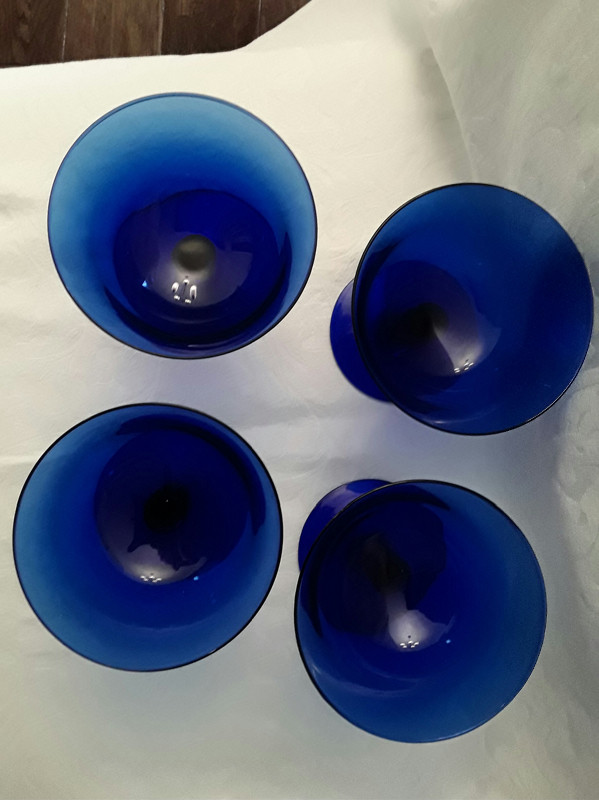 VINTAGE COBALT BLUE SHERBERT/CHAMPAGNE GLASSES in Arts & Collectibles in Hamilton - Image 4