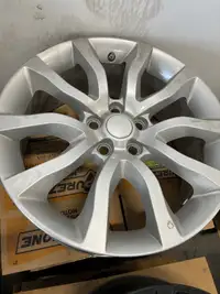 4- 20 inch Land Rover rims